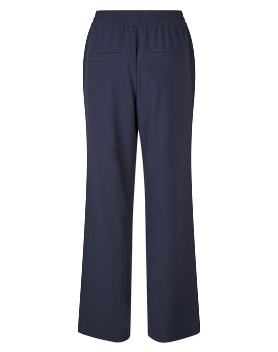 Phillipa Edviwa Bukser